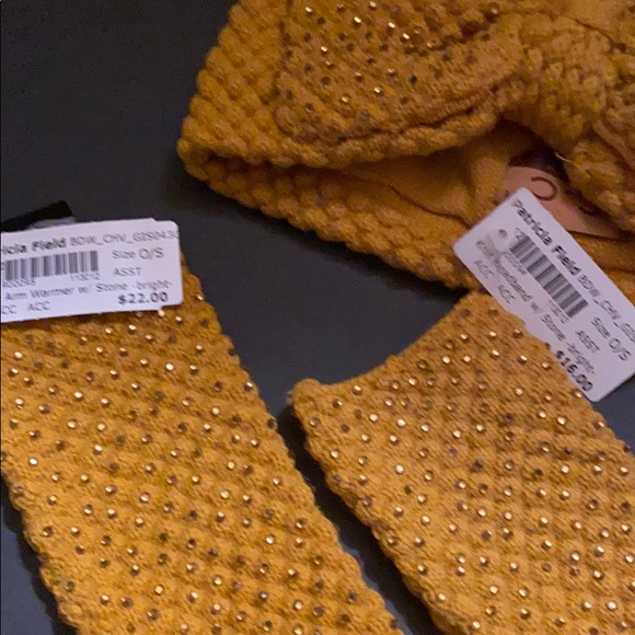 NWT*Patricia Field yellow headband and glove set - Picture 4 of 4